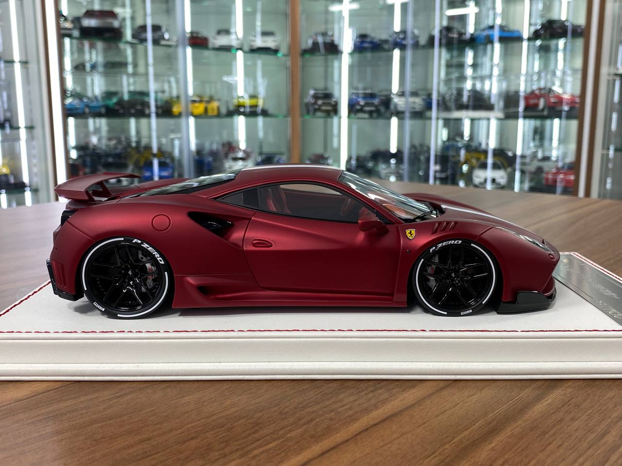 1:18 Resin Model – Davis & Giovanni Ferrari 488 GTB N-Largo – Matt Chrome Red, White/Black Stripe – Limited 5 pcs