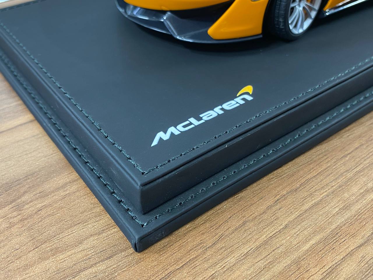 1:18 Acrylic Display Case – Black Leather Base with McLaren Logo Print