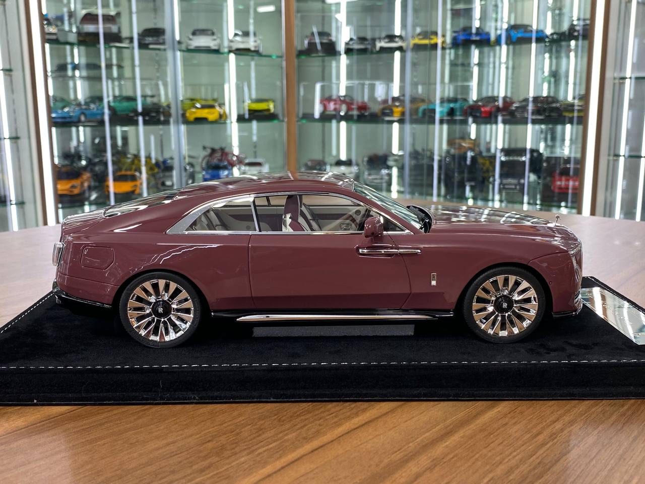 1/18 Resin Model – H&H Rolls Royce Spectre Morganite Pink  Ltd.Edn.50 pcs
