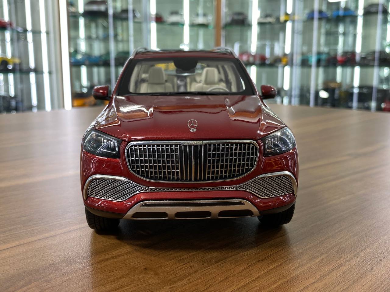 1/18 Diecast Mercedes-Maybach GLS 600 4MATIC Paragon Scale Model Car