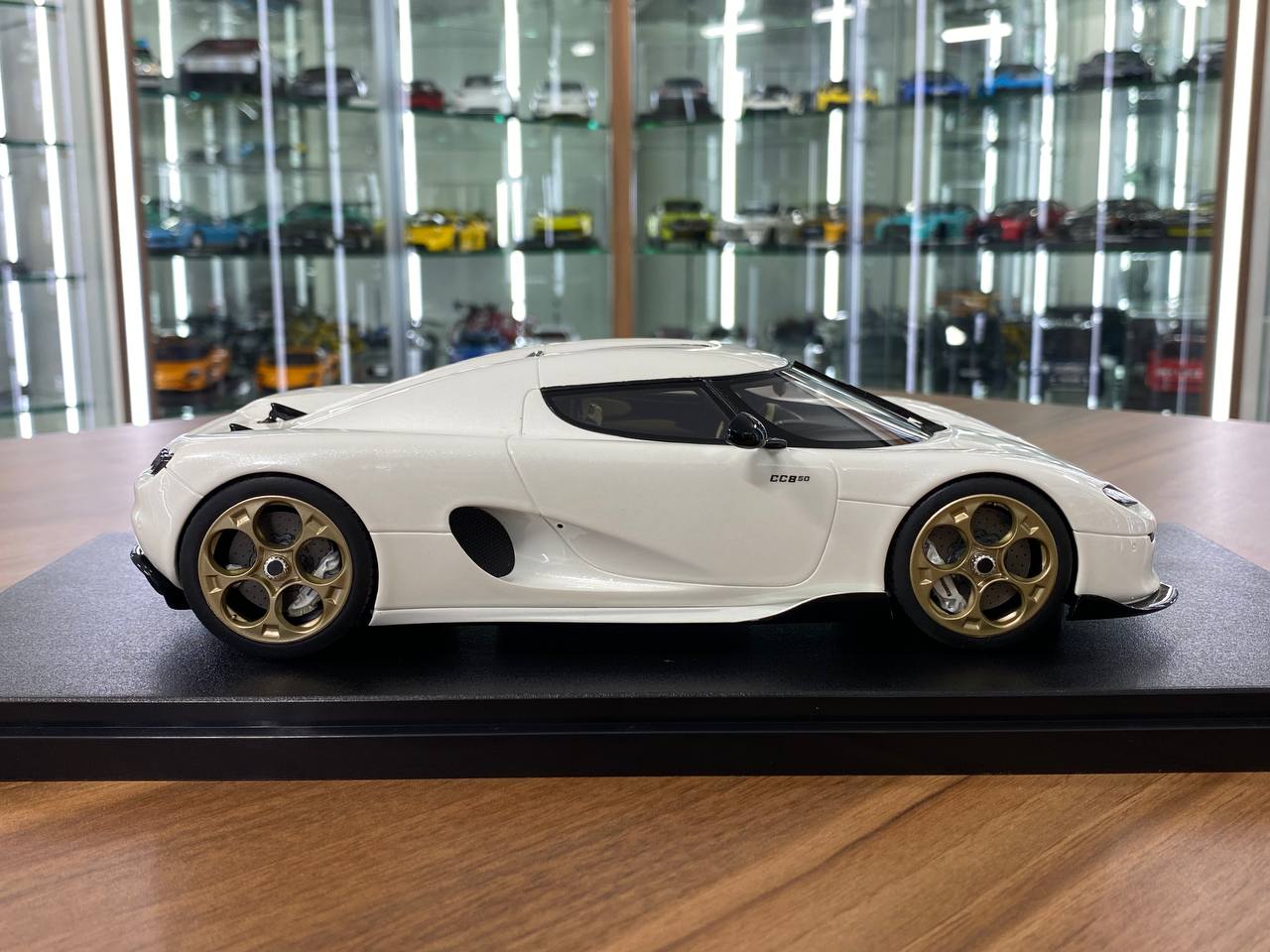 1/18 Resin Model GT Spirit Koenigsegg CC850 - White Limited Edition