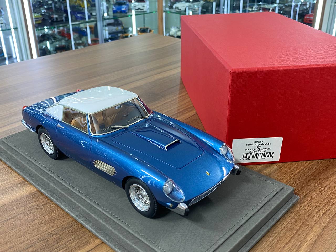 1/18 Resin Model – BBR Deluxe Ferrari Superfast 4.9 (1957) Metallic Light Blue / White Limited Edition: 500 pcs