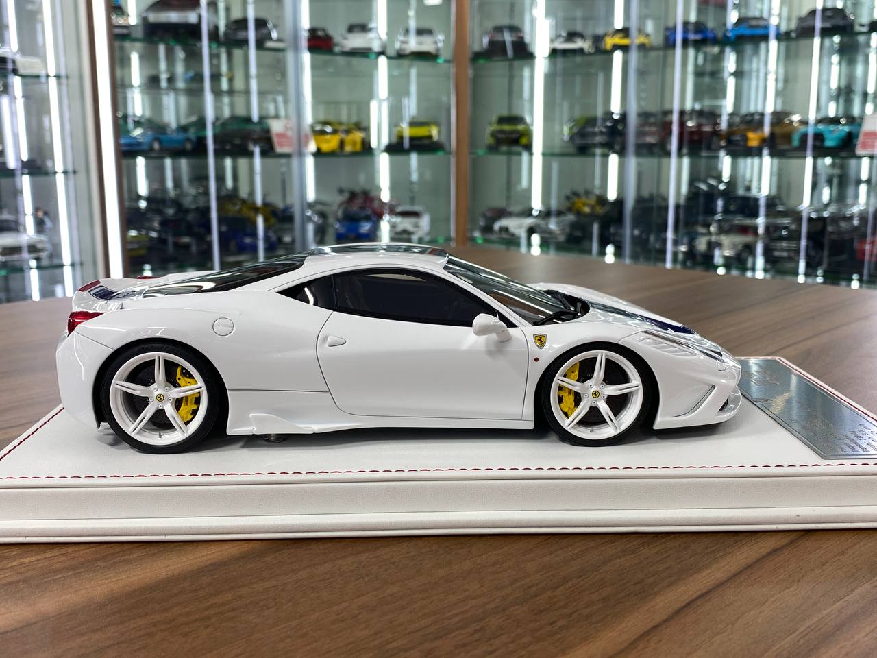 1/18 Resin – Davis & Giovanni Models Ferrari 458 Speciale) White with Metallic Blue Stripe  Limited Edition: 20 pcs