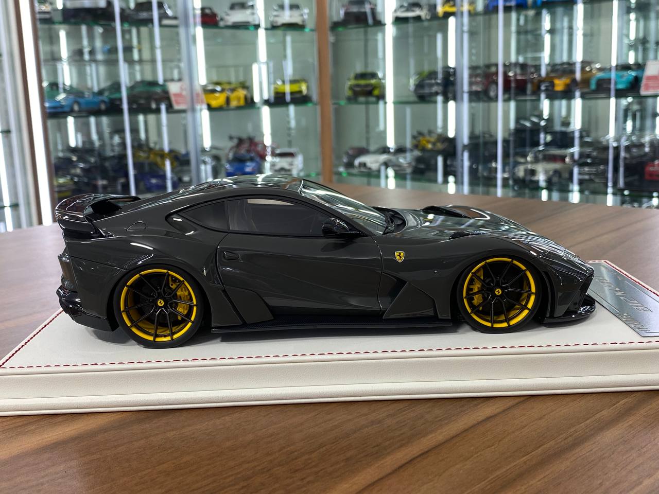 1/18 Resin Davis & Giovanni Ferrari 812 N-Largo Novitec Grey with Carbon Accents / Yellow Rims  Limited Edition: 10 pcs
