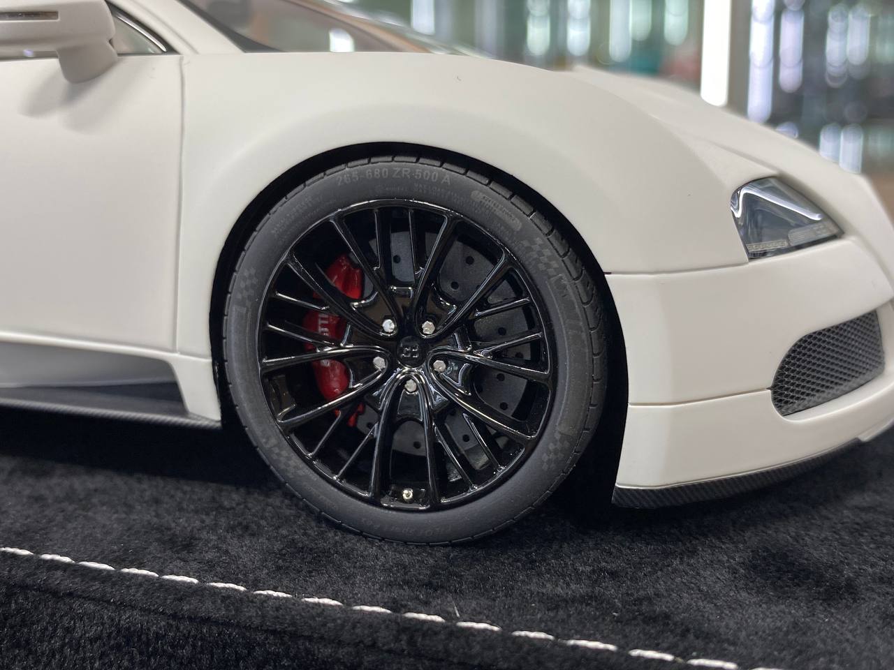 1/18 Resin Model – H&H Bugatti Veyron Grand Sport 16.4 Matte White (Limited to 20 pcs)