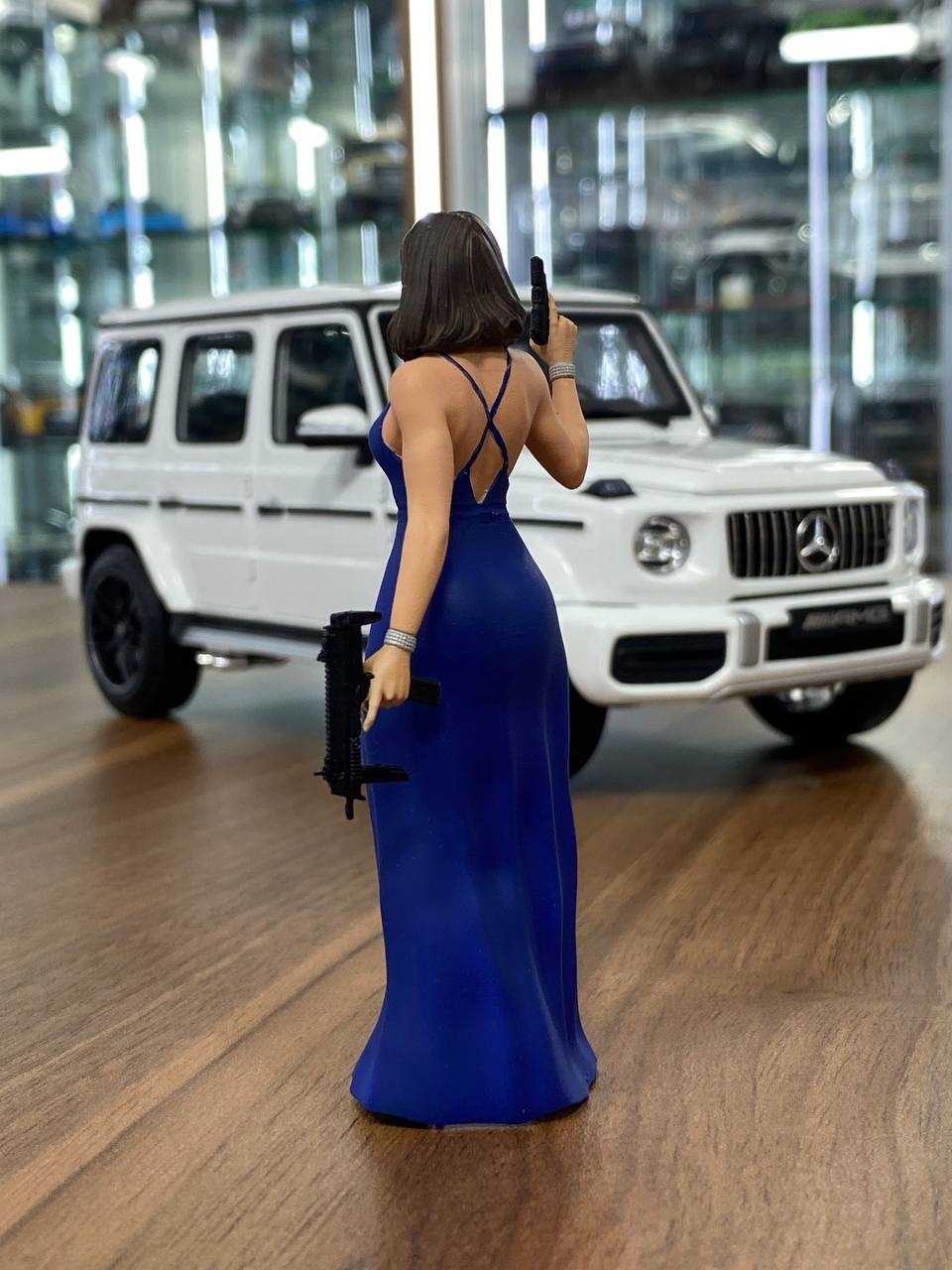 ana de armas blue dress james bond Ana De Armas's No Time To Die Dress, Identified