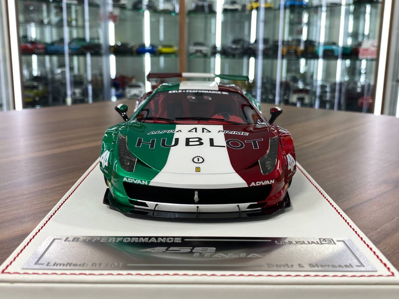1/18 Ferrari 458 Italia LB Performance | Davis & Giovanni