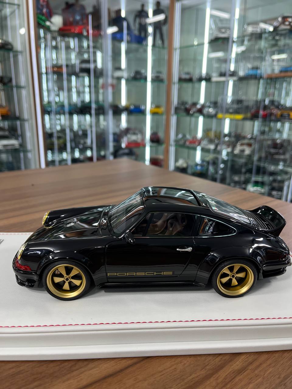 Ivy Models 1:18 Porsche Singer DLS – Midnight Gold | Resin | Limited to 30 pcs