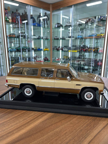 1:18 Resin GMC Suburban 2500 (1986) – Brown/Beige –  Old School Models – Limited 100 pcs