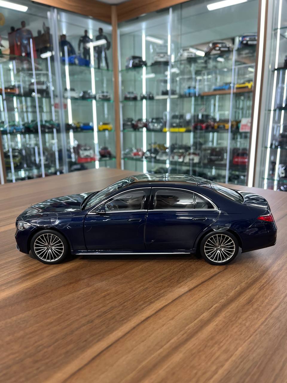 1:18 Diecast Norev Mercedes-Benz S-Class | Metallic Blue | Full Opening