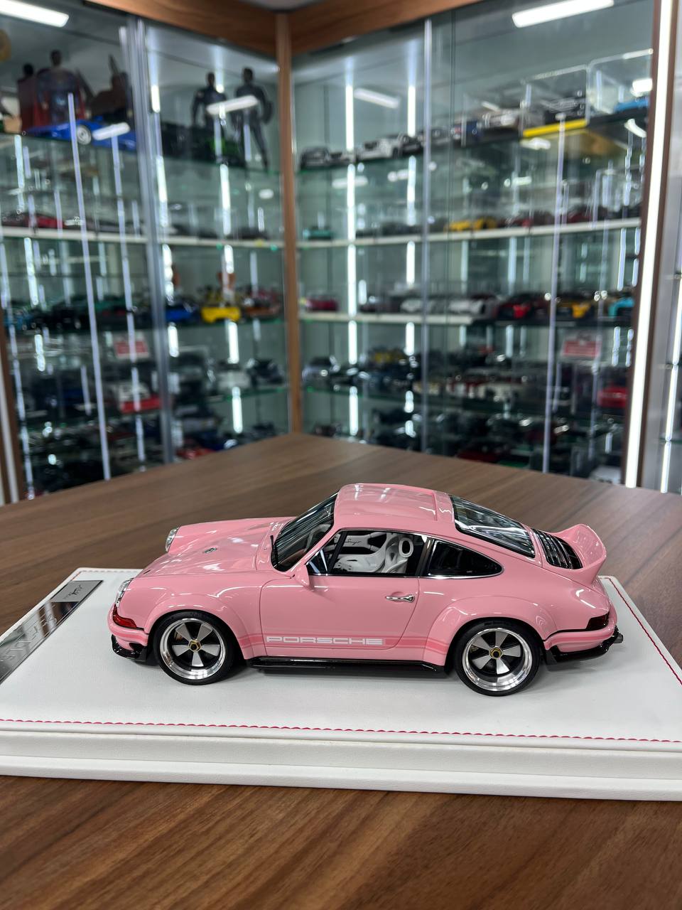 ★ 1/18 Porsche Singer DLS by Ivy Models – Pink | Limited to 30 Pieces