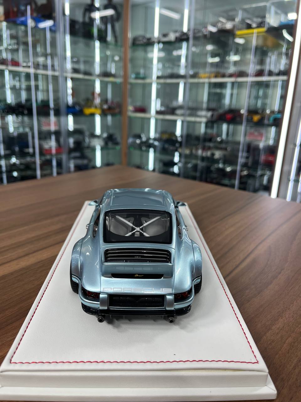 ★ 1/18 Porsche Singer DLS by Ivy Models – Ice Blue | Limited to 40 Pieces