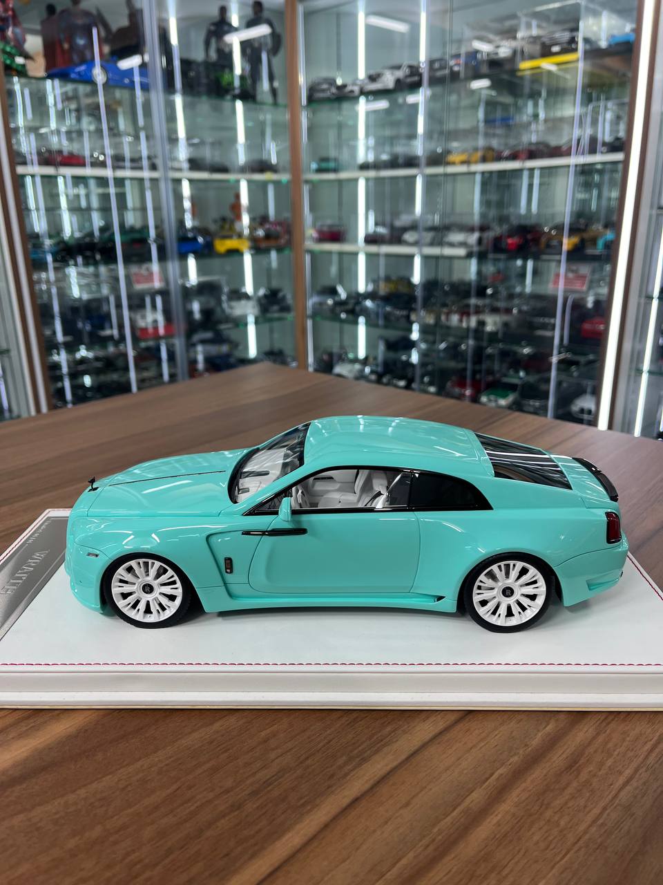 ★ 1/18 Davis & Giovanni Rolls Royce Wraith – Matt White / Tiffany | 01 of 01