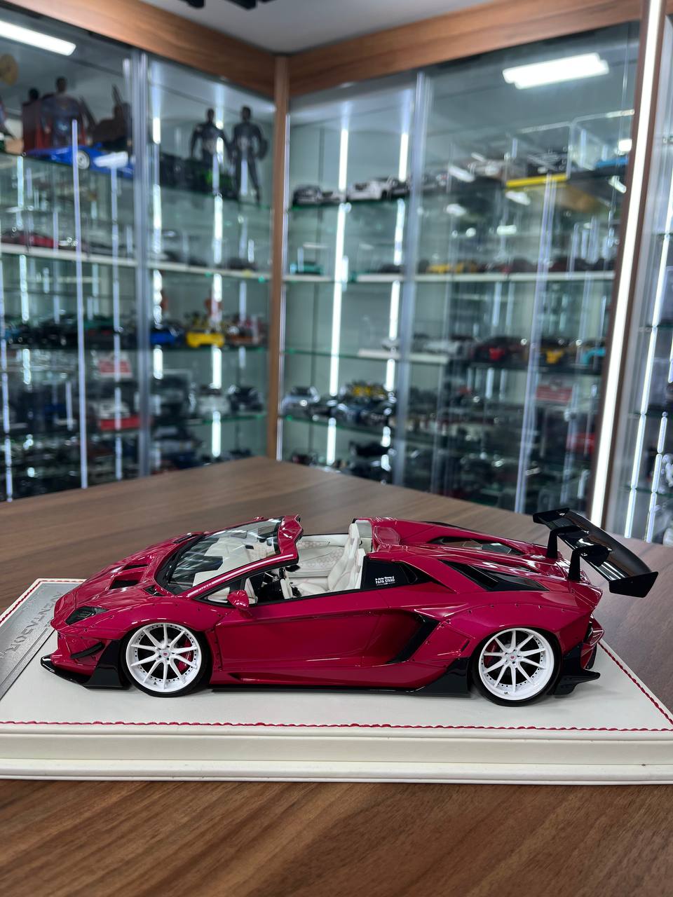 ★ 1/18 Davis & Giovanni Lamborghini Aventador 2.0 Roadster LB Performance – Pink | Limited to 20 pcs