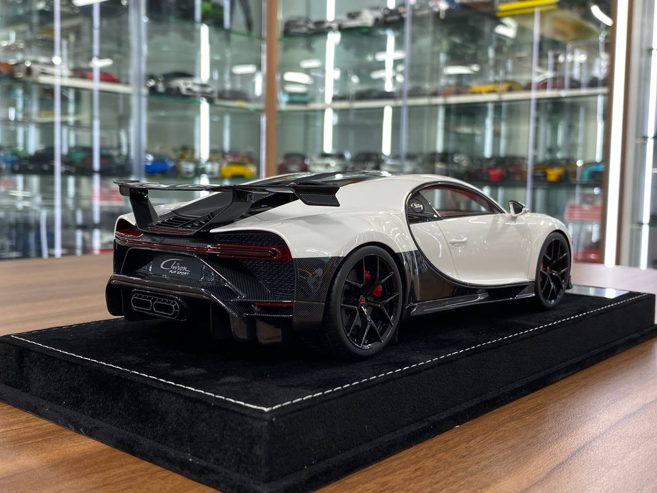 1/18 H&H Bugatti Chiron Pur Sport Metallic White | Resin Model | Limited 30 pcs