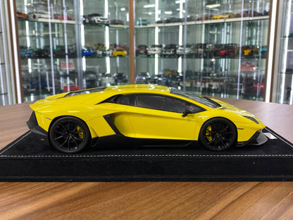 1:18 MR Collection Lamborghini Aventador 50th Anniversario Yellow | Resin | Limited Edition