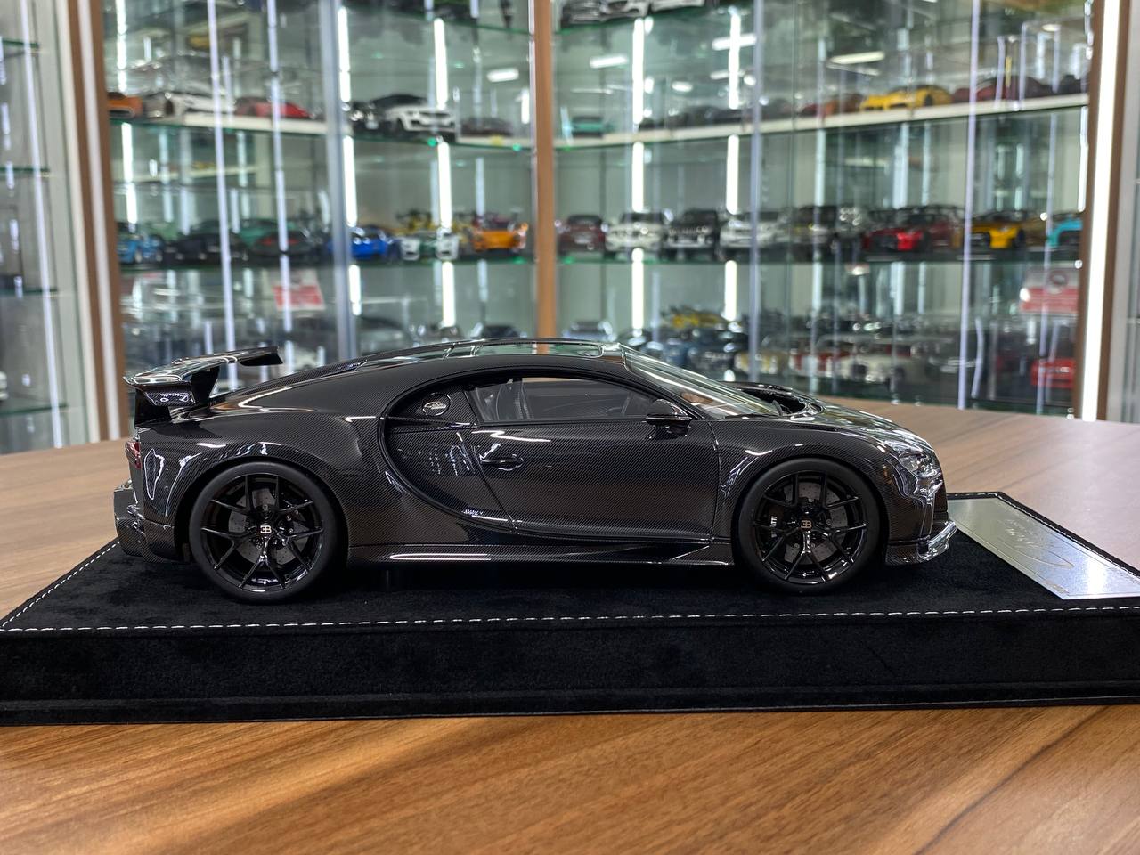★ 1:18 H&H Bugatti Chiron Pur Sport – Black Carbon Fiber – Limited Edition of 30