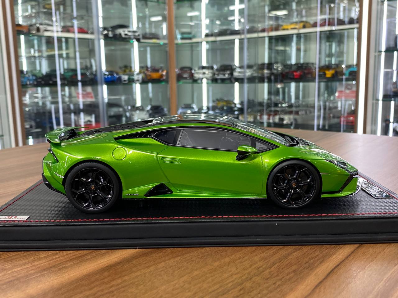 ★ 1:18 MR Collection Lamborghini Huracan Tecnica – Green – Limited Edition