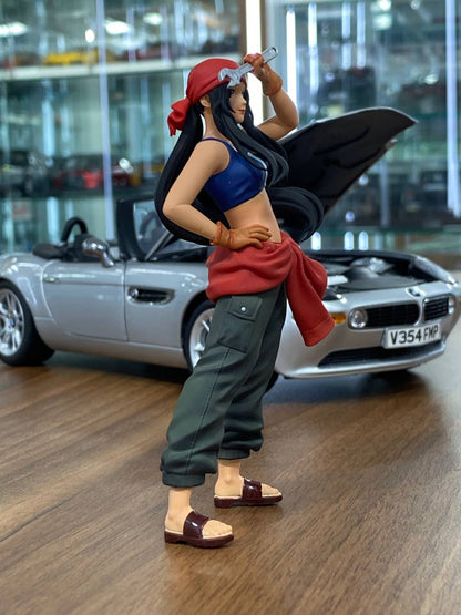 1/18 Resin - Female Mechanic (Hand Made / Painted) Scale Figure