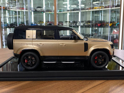 1/18 Resin MotorHelix Land Rover Defender 110 Gold Limited 50 pcs