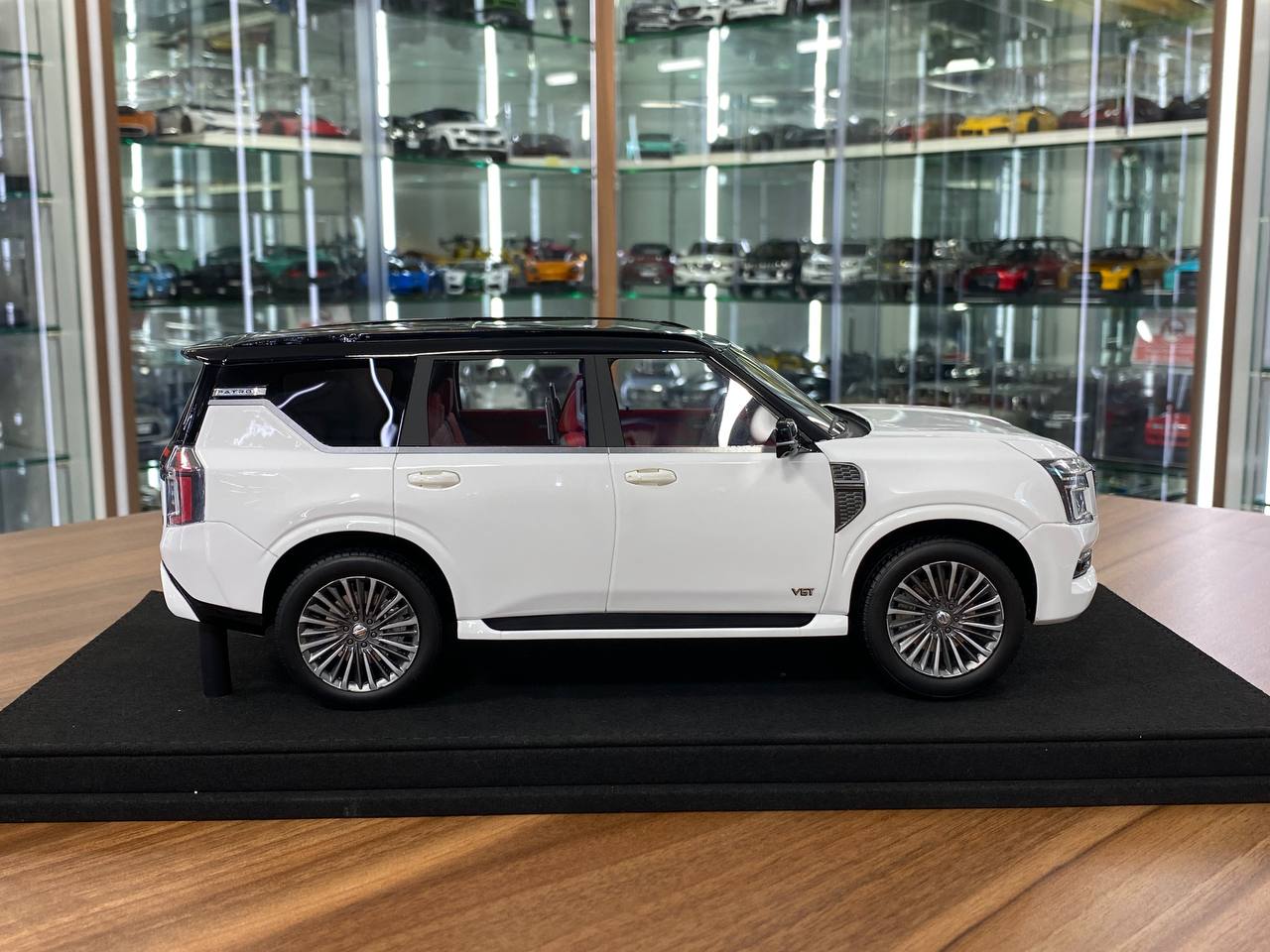 ★[Pre-Order | Delivery Sep 2025] 1/18 Diamand Nissan Patrol Y63  Premium – Grey – Limited Edition 50 pcs