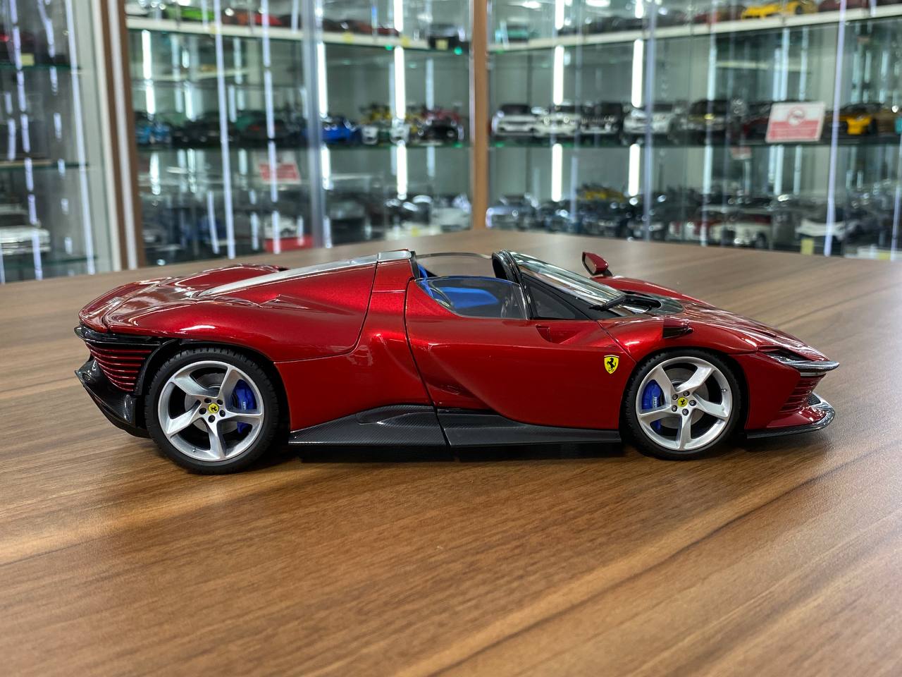 Bburago Ferrari Daytona SP3 - 1/18 Diecast Metal Full Opening, Glossy Red