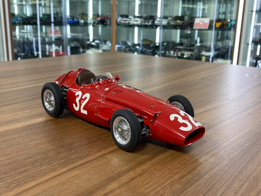 CMC Maserati 250 F GP Monaco, 1957 Sieger J.M Fangio, Start Nr. 32 [1/18 Red Diecast]