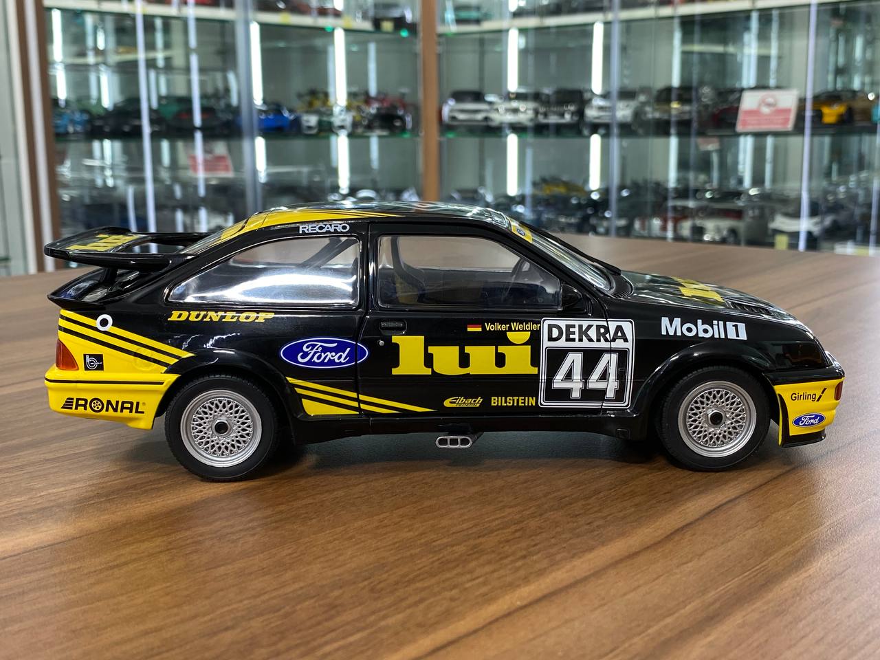 Solido Ford Sierra RS 500 - 1/18 Diecast Model, Partial Opening - Black