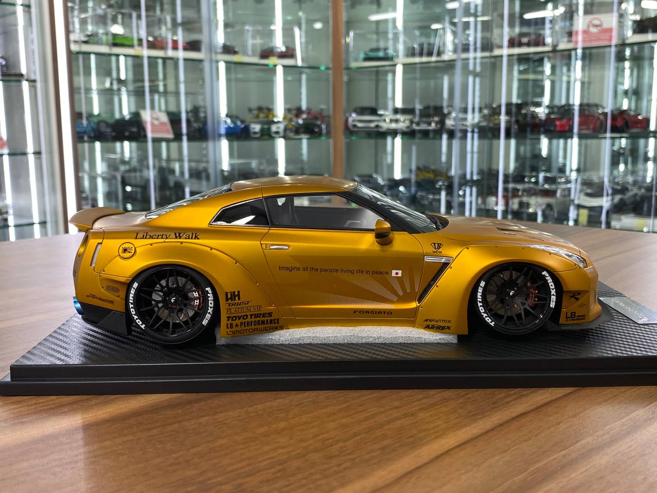 1/18 Resin Nissan GT-R R35 Liberty Walk Gold by One Model