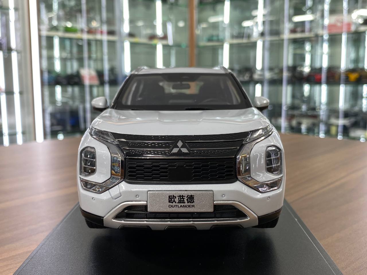 1/18 Diecast Mitsubishi Outlander GAC white model car – dturman.com