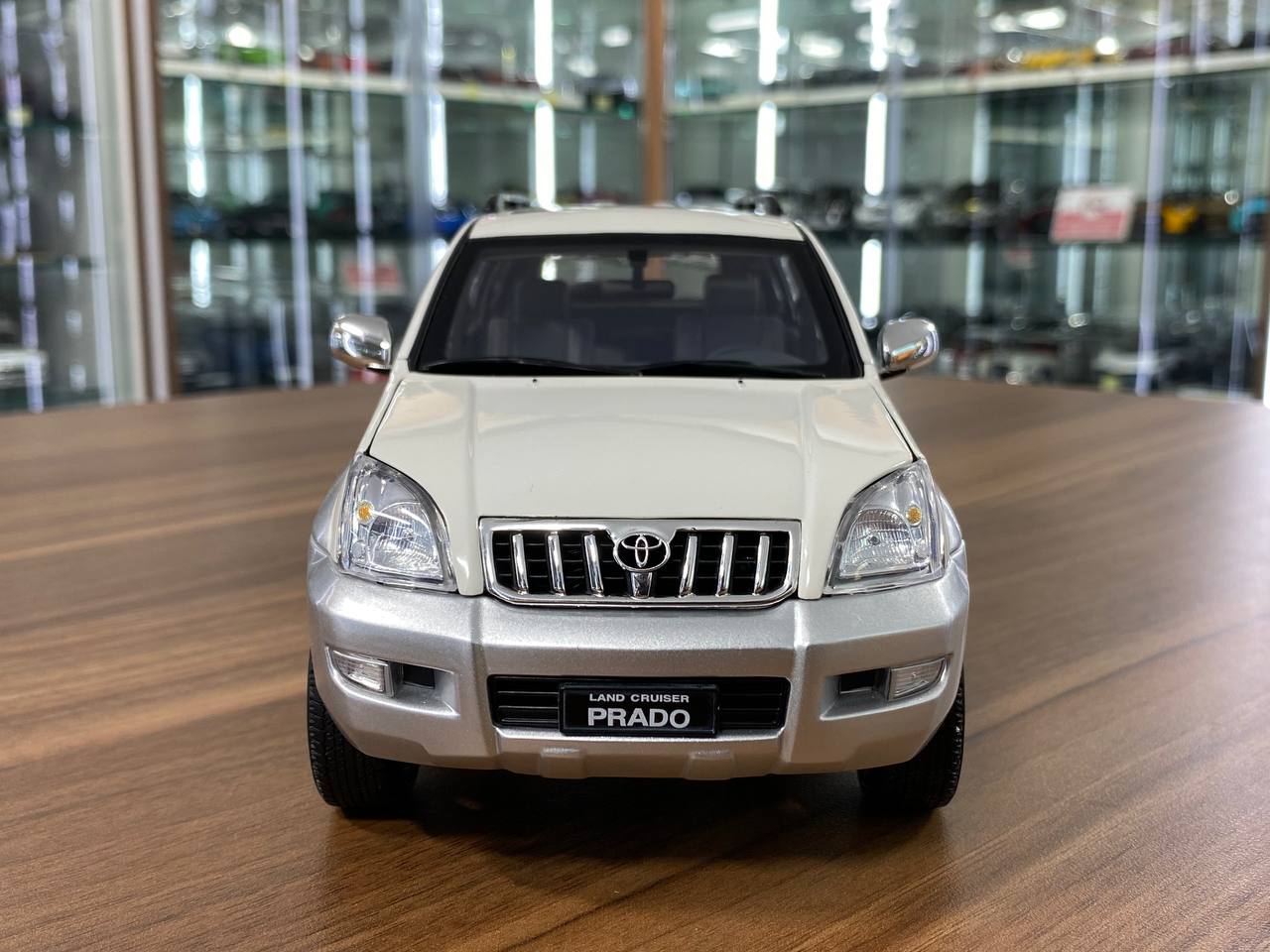 Faw Toys Land Cruiser PRADO GX [1/18 Diecast White]