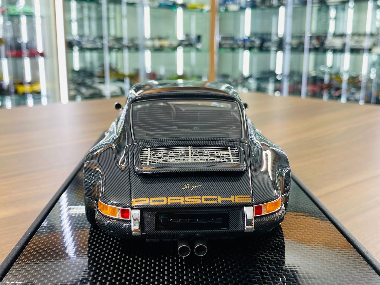 Ivy Model Porsche 911 Singer – 1/18 Resin Model, Visible Carbon, Limited to 40 Units