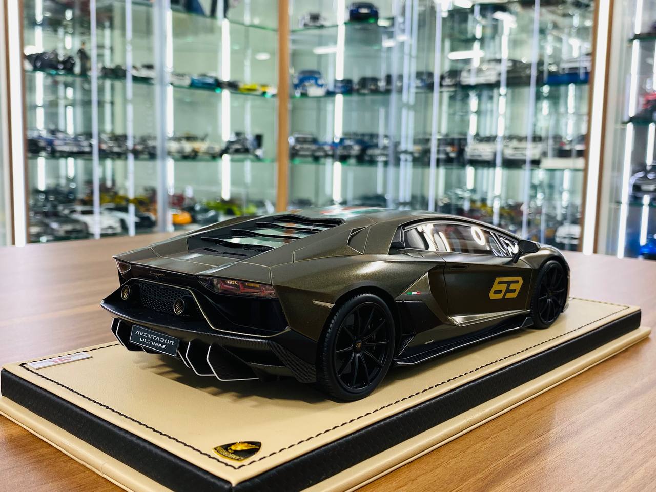 1/18 Resin Lamborghini Aventador Navy Green by MR Collection