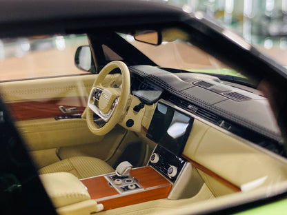 MotorHelix Range Rover Autobiography 2022 – 1/18 Resin Model, Light Green, Limited 104