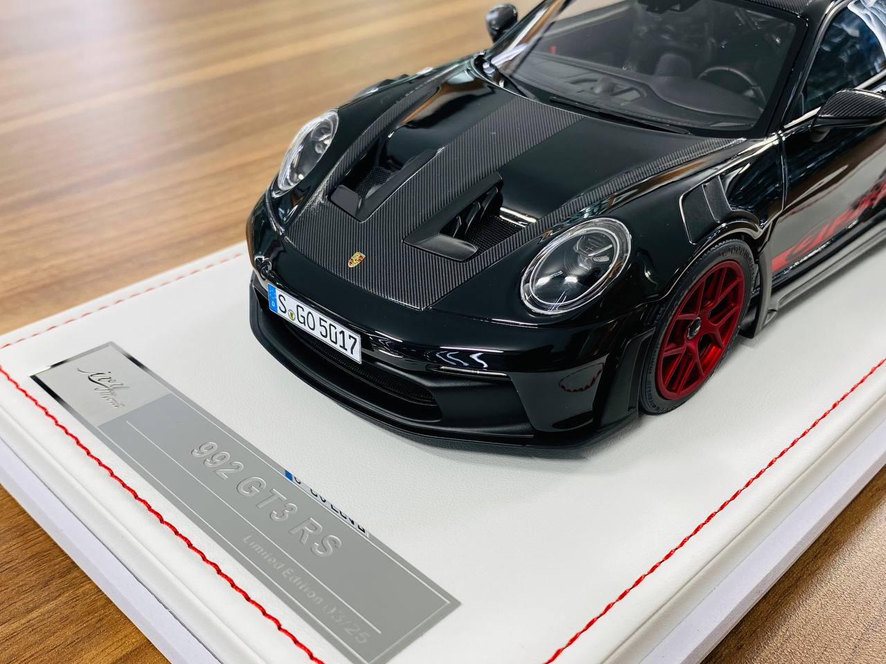 Ivy Model 1/18 Porsche 911 992 GT3 RS Weissach – Matt Black/Red Wheels, Limited to 25 Pcs