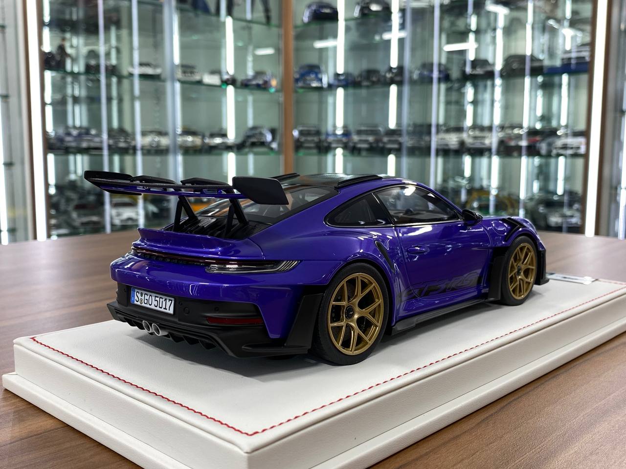 Ivy Model 1/18 Porsche 911 992 GT3 RS Weissach – Ultraviolet, Limited to 20 pcs