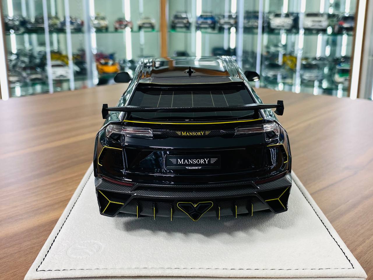 1/18 Resin – Lamborghini URUS Venatus Mansory by Timothy & Pierre
