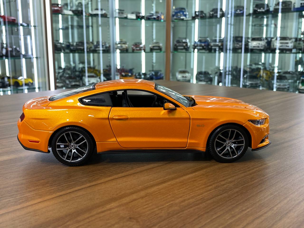 1/18 Diecast Maisto Ford Mustang 2015 Orange
