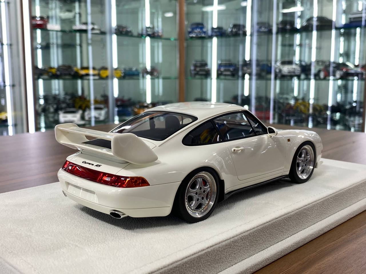 1/18 Resin - Porsche 911 (993) Carrera RS 1995 (Japan Version) White by Make Up