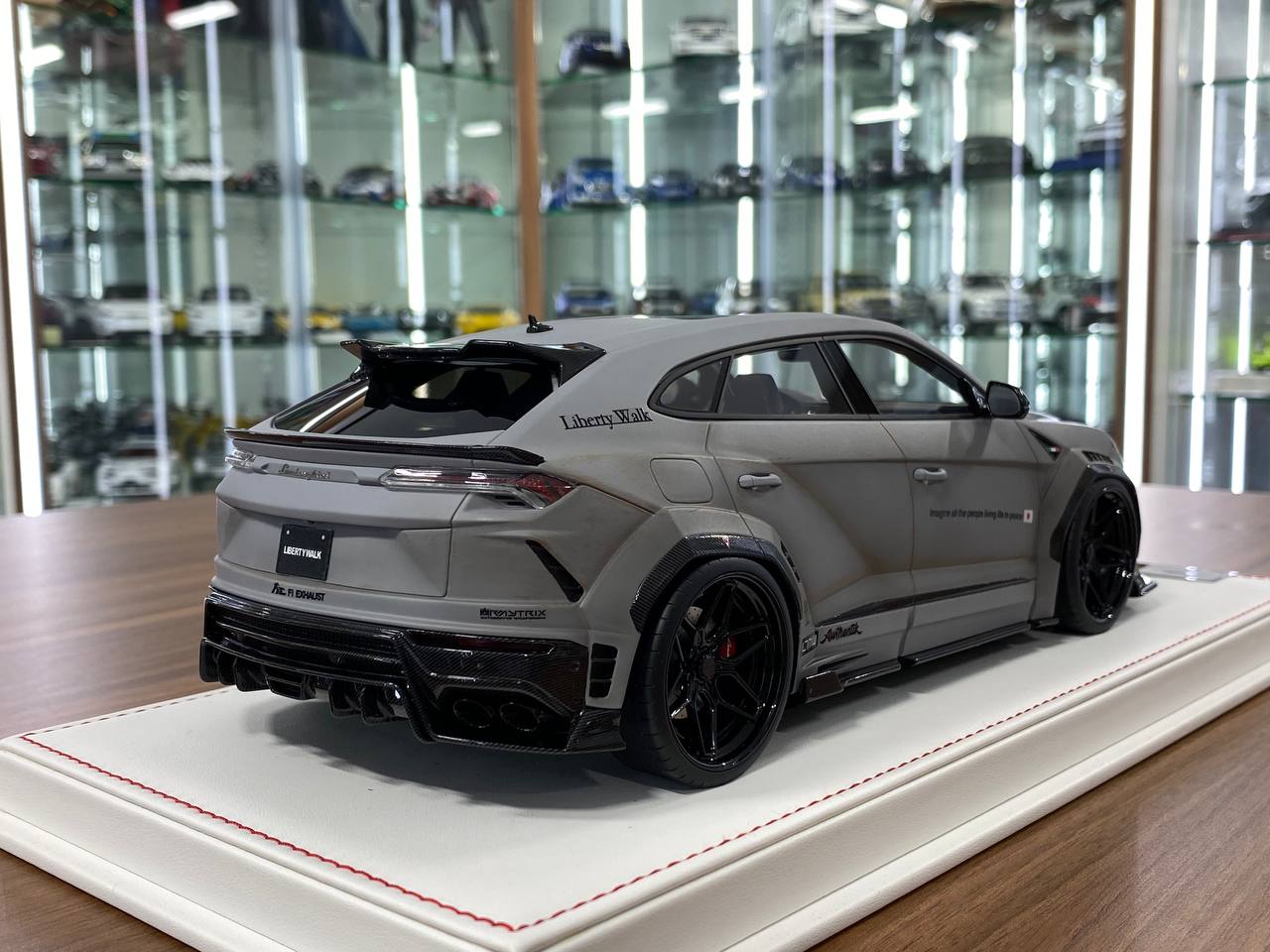 1:18 Resin Model  - IVY Model Lamborghini URUS LB Works (Fighter Grey)