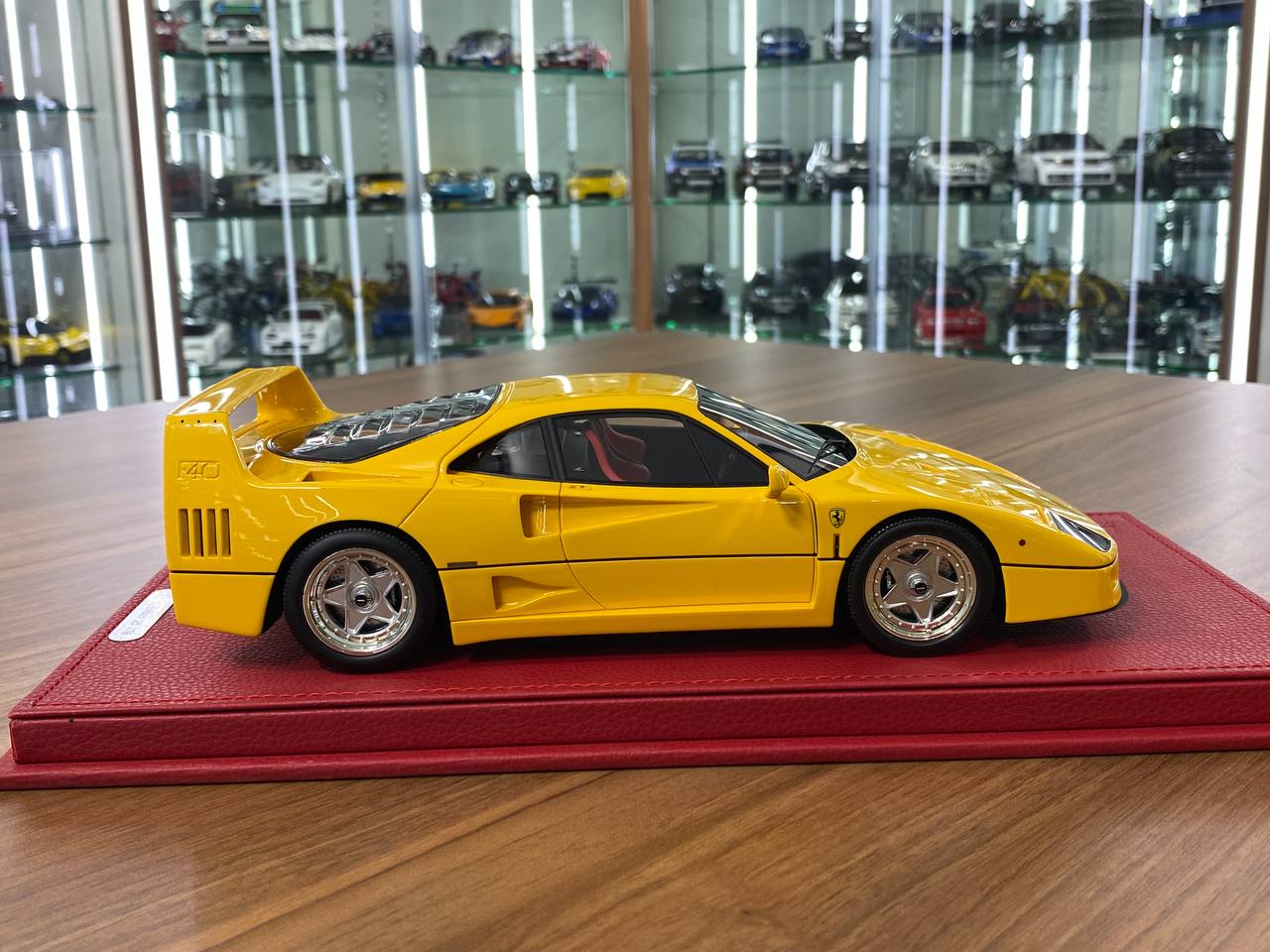 1:18 Resin - BBR Models Ferrari F40 Giallo Modena (Yellow)