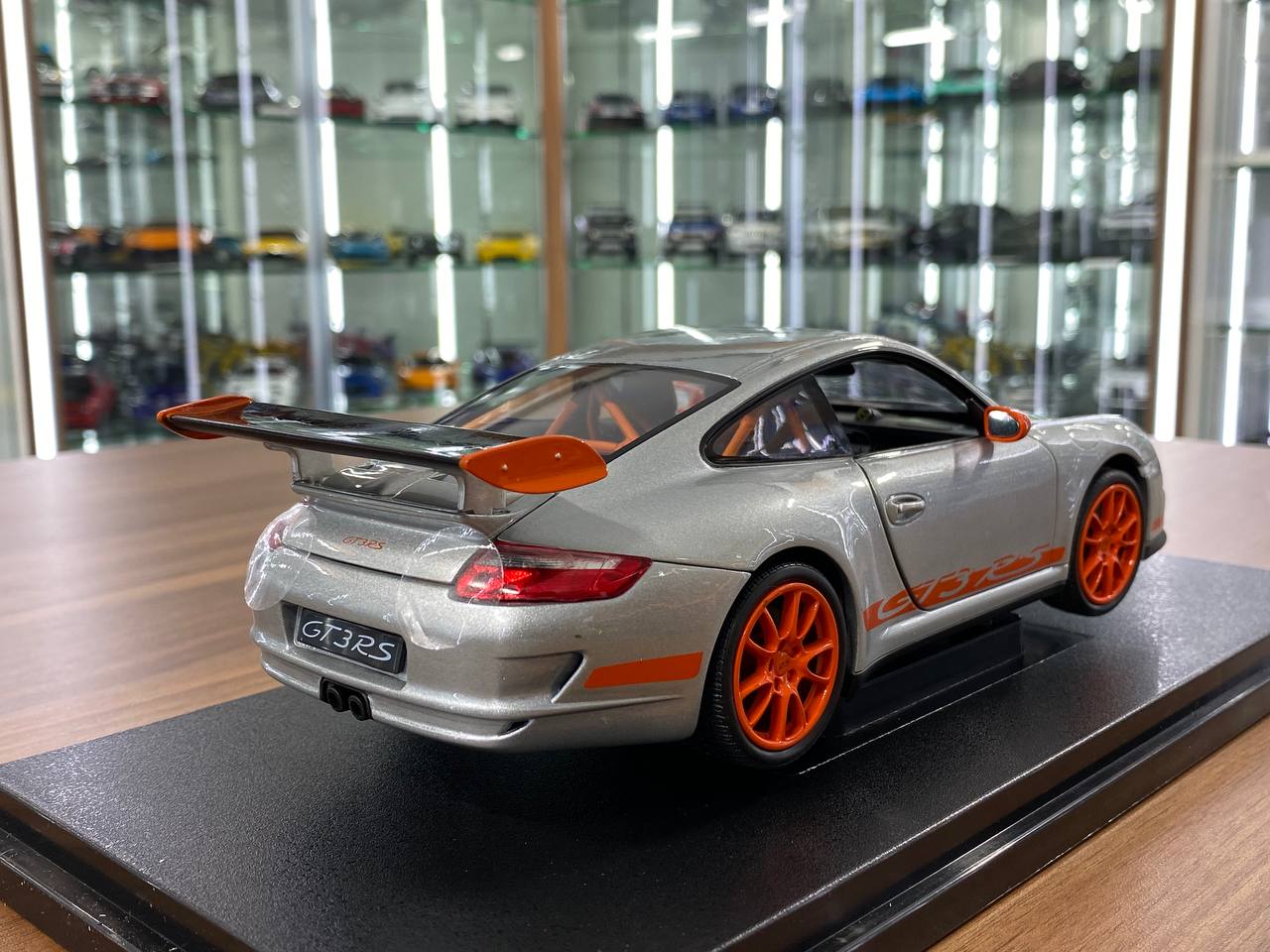 1/18 Welly Metal Diecast - Porsche 911(997) GT3 RS in Silver / Orange rim