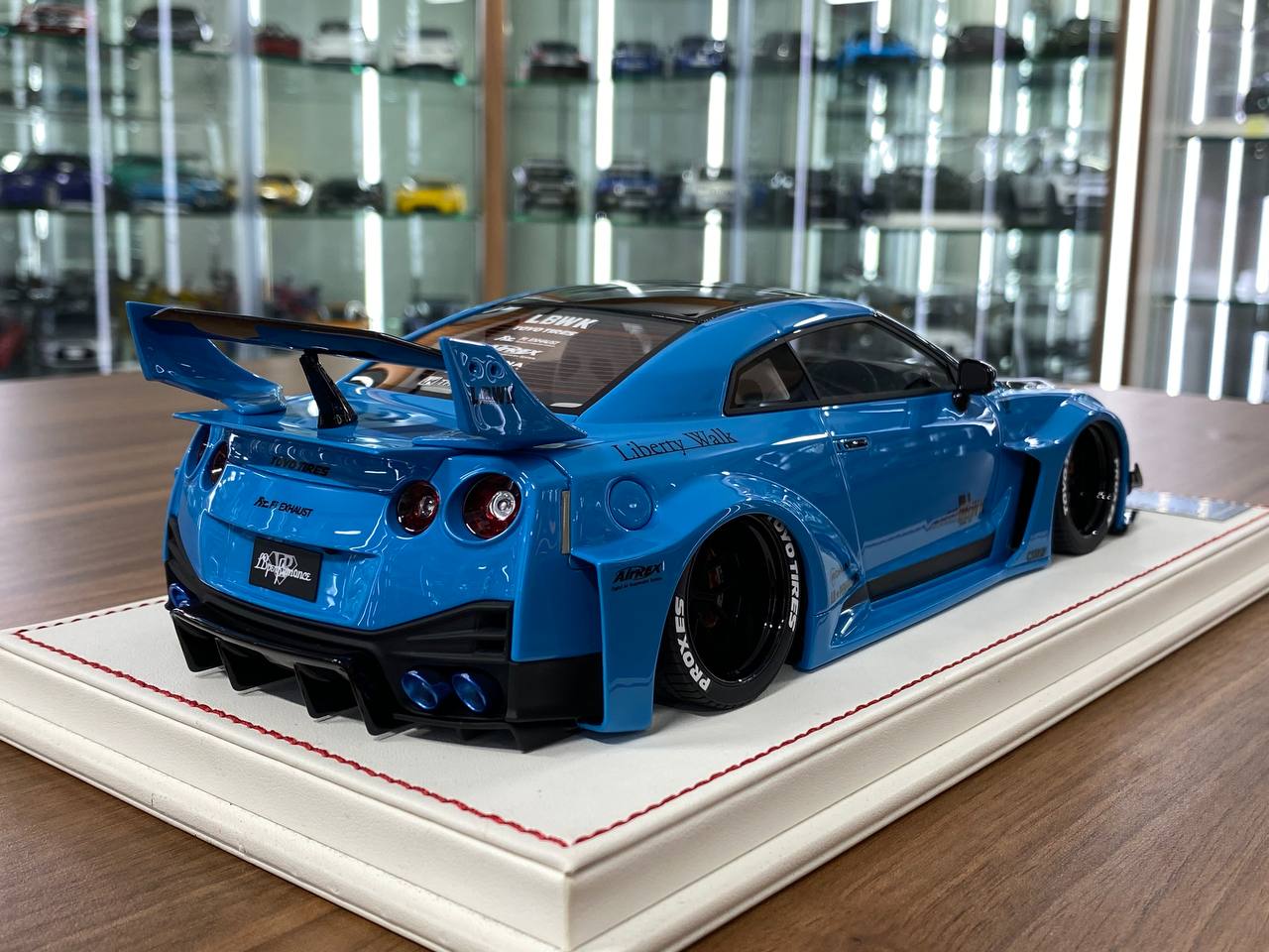 1:18 Davis & Giovanni Nissan R35 GT-R LBWK - Light Blue Limited 15 pcs ...