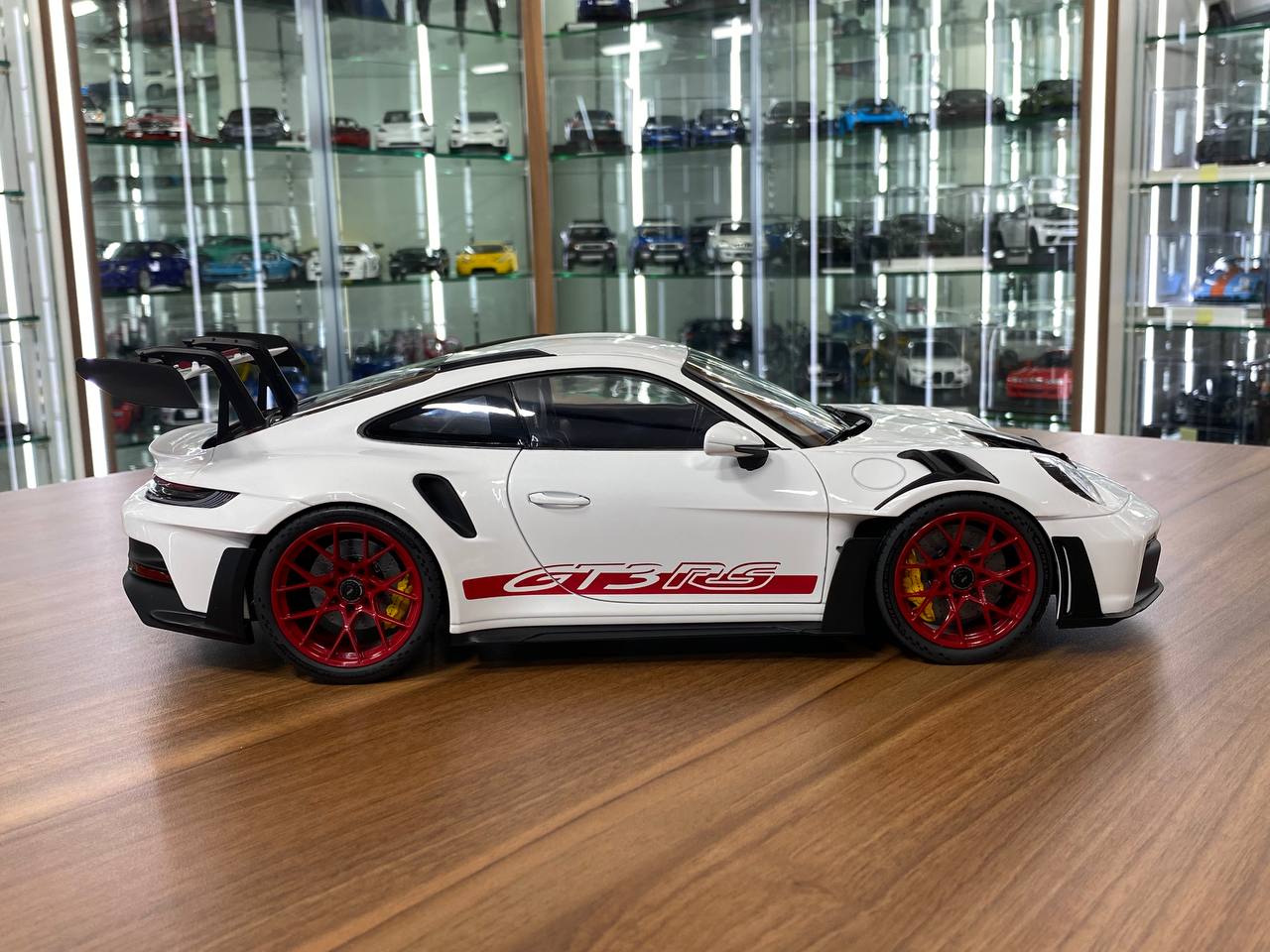 1/12 Metal Diecast – Norev Porsche 911 GT3 RS – White / Red Rim