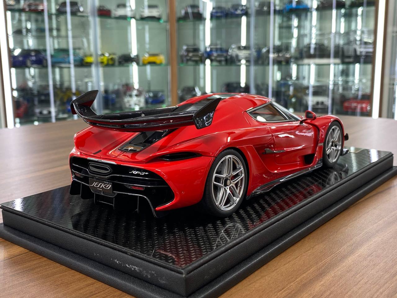 1:18 Resin Model – FrontiArt Koenigsegg Jesko Chill Red (Limited 199 pcs)