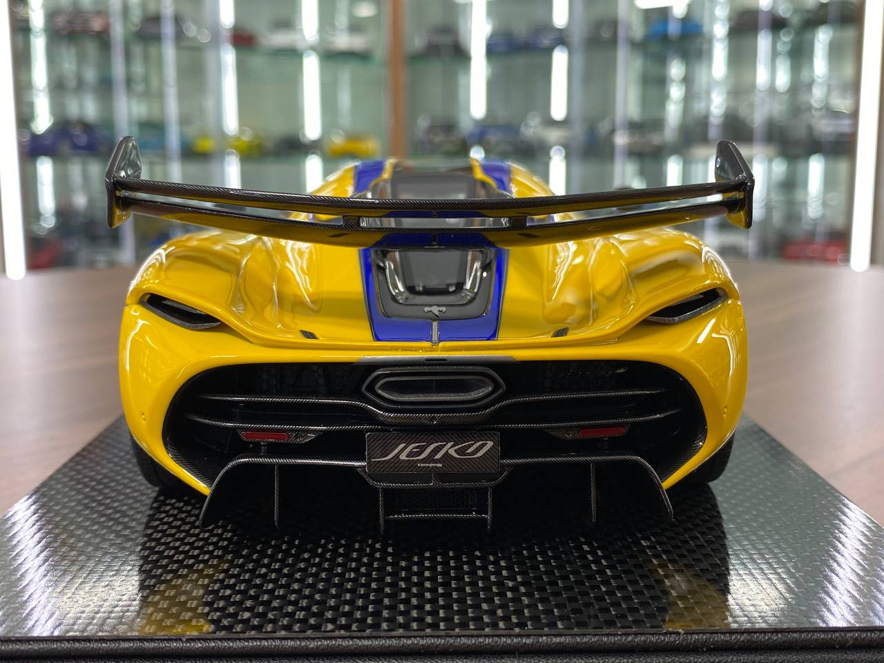 1:18 Resin Model – FrontiArt Koenigsegg Jesko Swedish Flag Yellow (Limited 150 pcs)