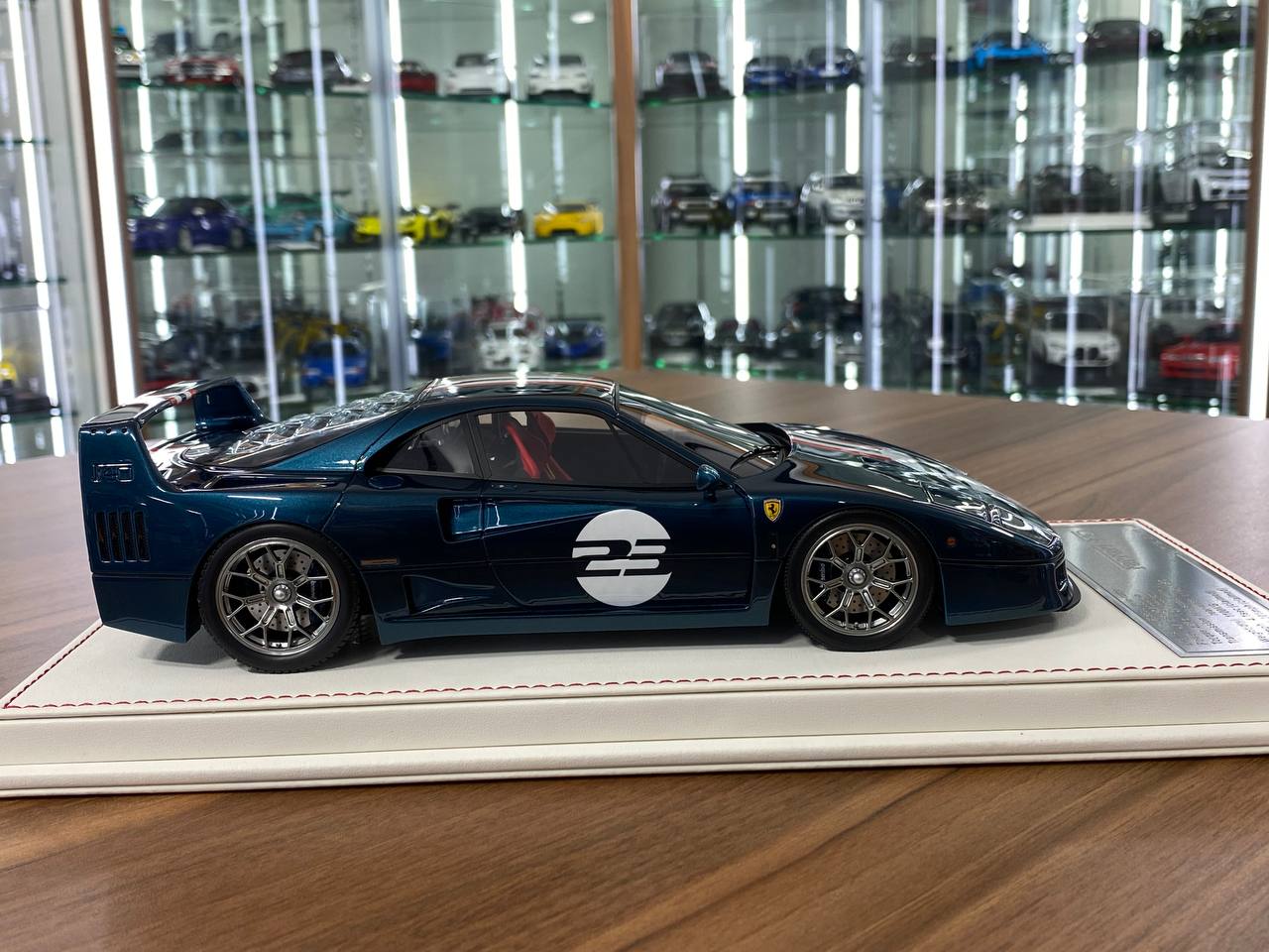 1:18 Resin Model Davis & Giovanni Ferrari F40 Royal Blue Metallic Limited 1 of 1
