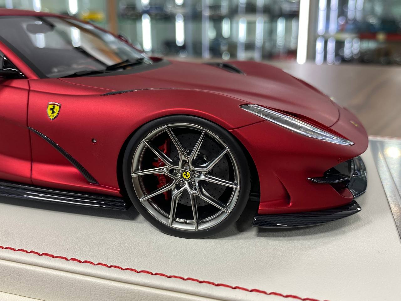 1:18 Resin – Davis & Giovanni Ferrari 812 Superfast Novitec Matt Red Limited 1 of 1