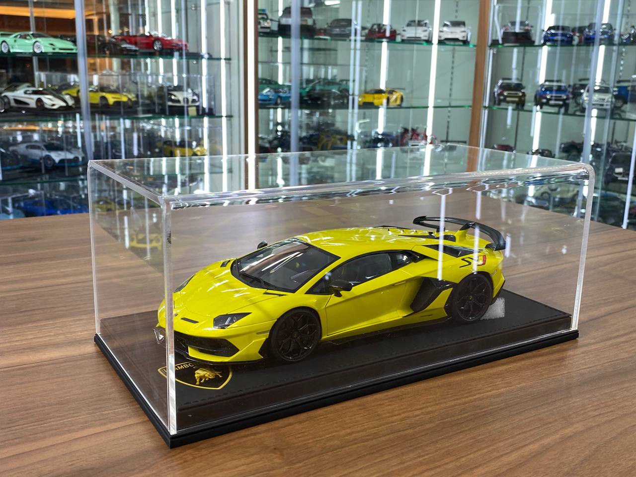 1:18 Acrylic Display Case – Black Leather Base with Lamborghini Logo Print