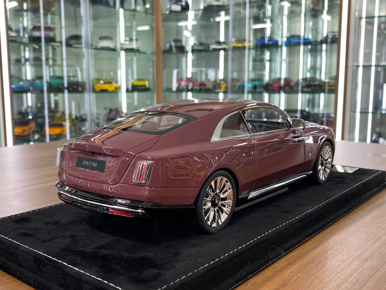 1/18 Resin Model – H&H Rolls Royce Spectre Morganite Pink  Ltd.Edn.50 pcs